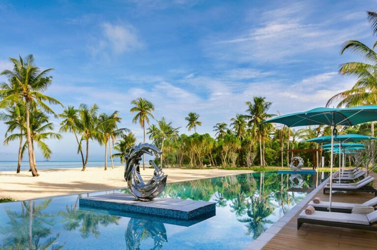 pullman-maldives-maamutaa-piscina-principal-melange (2)